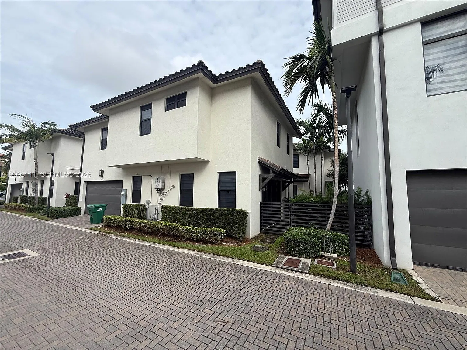 Downtown Doral South Phas — Photo 4