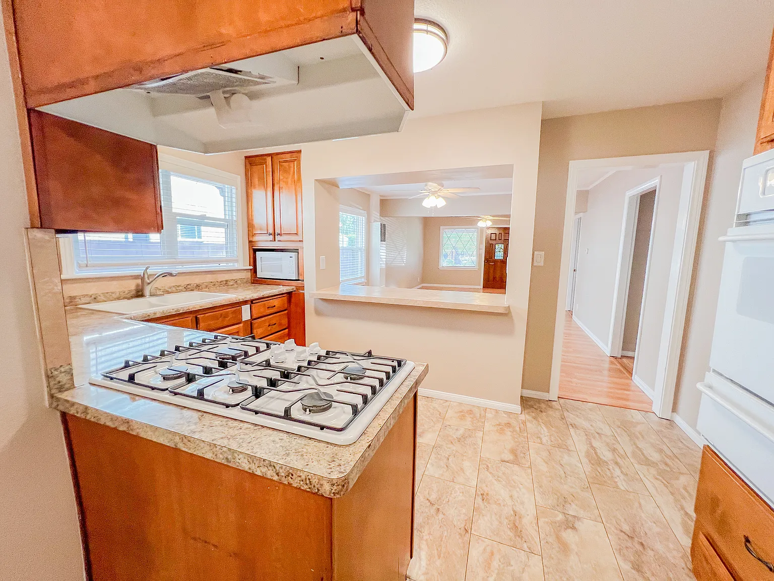 1414 Amapola Ave — Photo 4