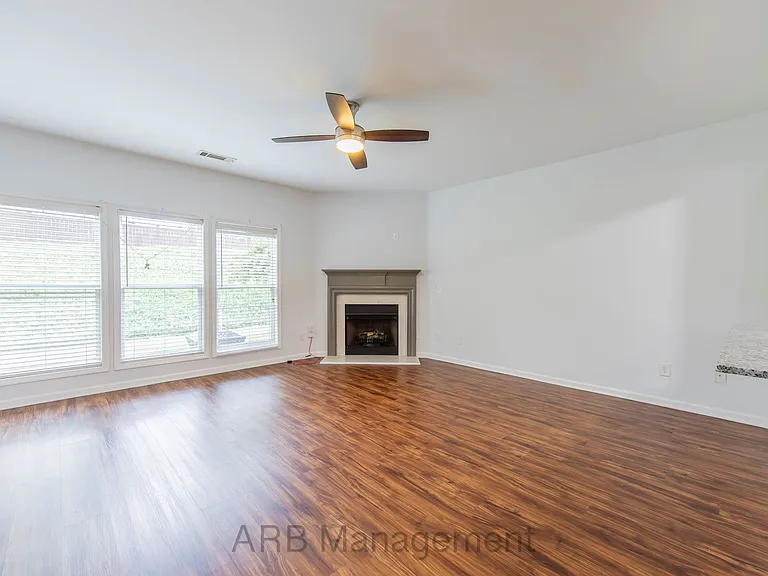 4922 Sherwood Way — Photo 6