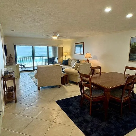 2571 NE Ocean Blvd #405 — Photo 2