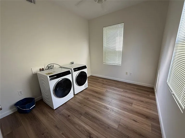 125 Pleasant St #1 — Photo 14