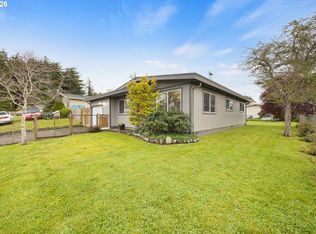 1025 Garfield Ave, Coos Bay, OR 97420