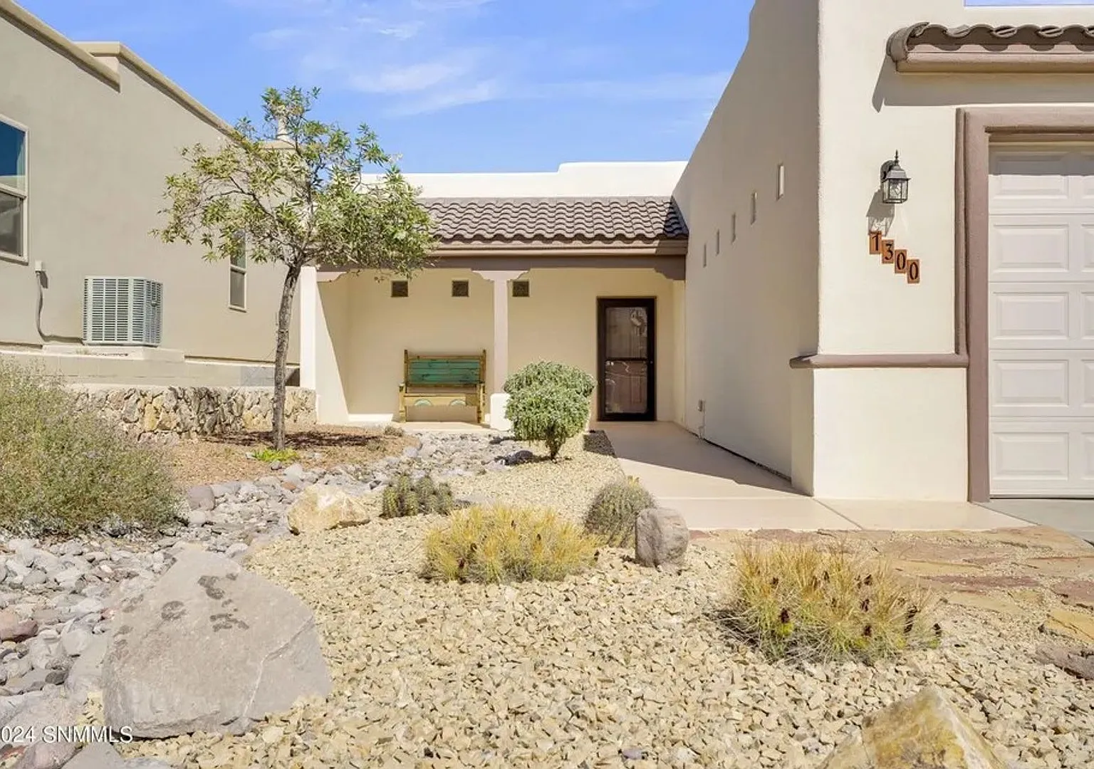 Comfortable Las Cruces Home with Spacious Living Areas — Photo 1