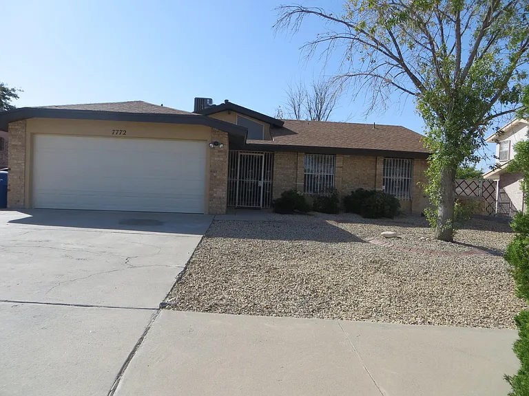 7772 Iroquois Dr — Photo 1