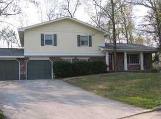 1003 Woodfield Ln, Hixson, TN 37343