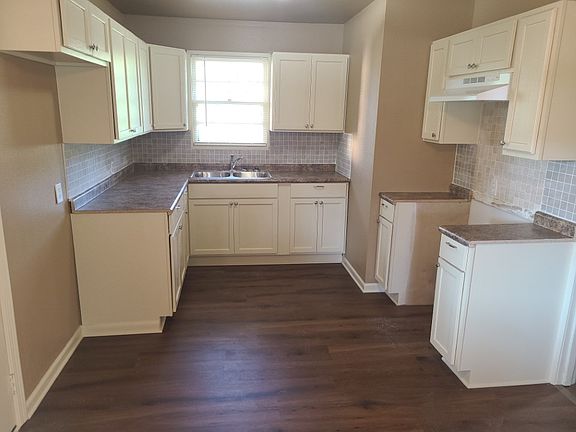 2nd image of 3802 Eileen Ln