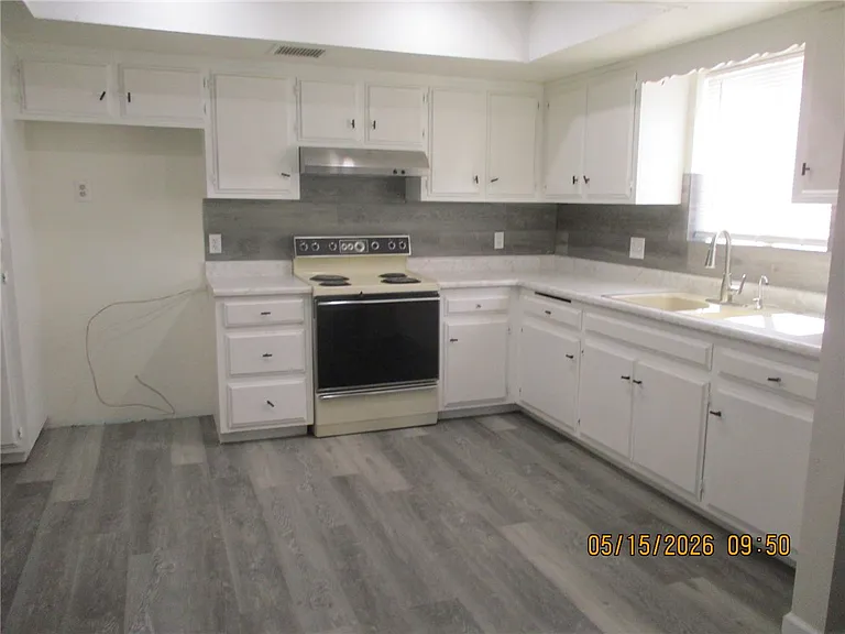 5657 S Pasadena Rd — Photo 11