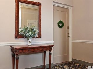119 2nd St APT H2, Garden City, NY 11530