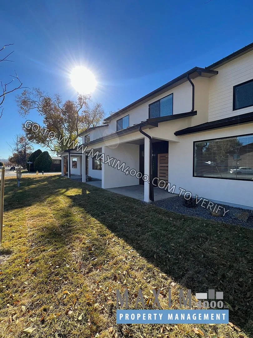 1444 Kennedy Avenue 3-Plex — Photo 2