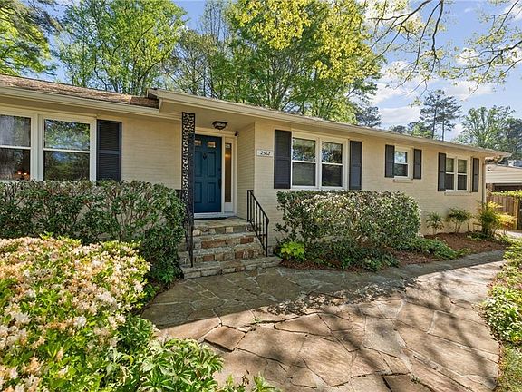 3rd image of 2562 Circlewood Rd