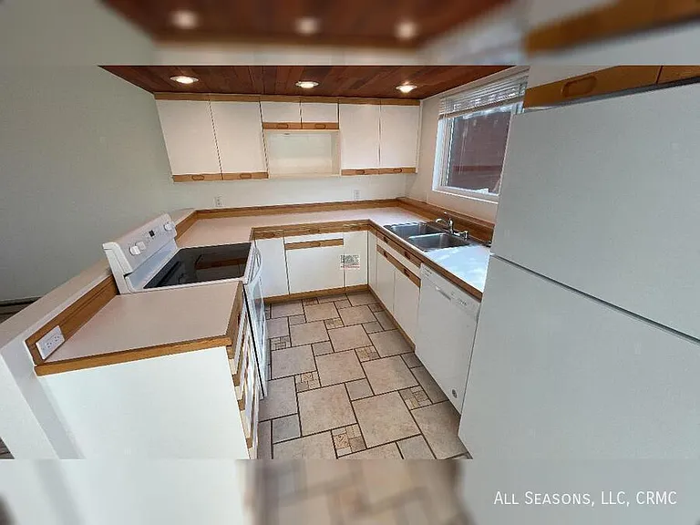 127 Yale Ave — Photo 5