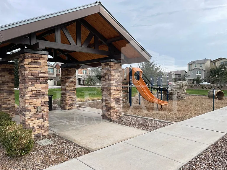 731 W Winchester Dr — Photo 30