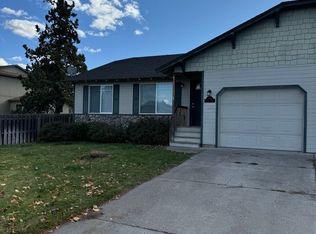 2806 SW Salmon Ave, Redmond, OR 97756