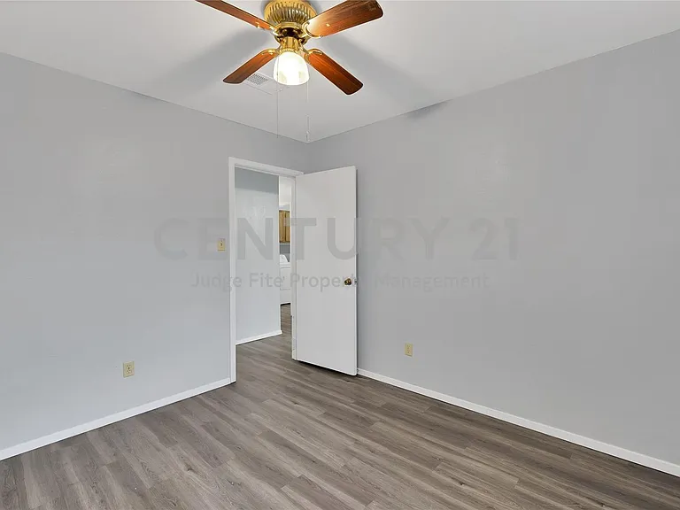 7357 Channel View Dr — Photo 23