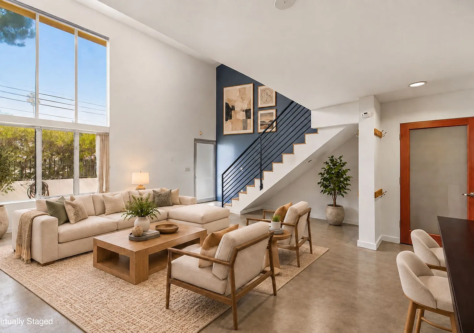 Modern Loft — Photo 3