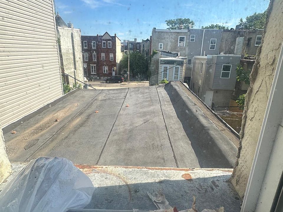 2nd image of 2447 Turner St
