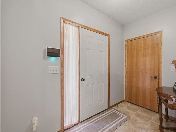 3rd image of 2502 S Lark Ln