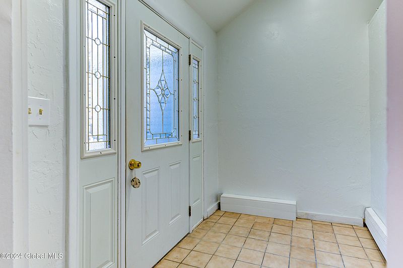 3rd image of 42 Sharpe Road