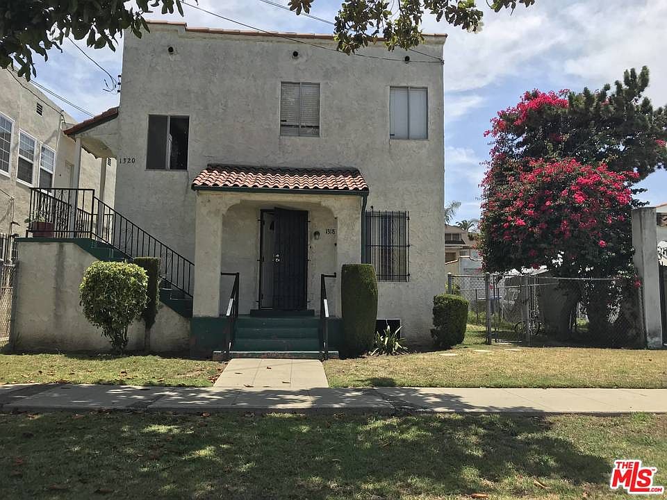 1st image of 1318 W 83rd St