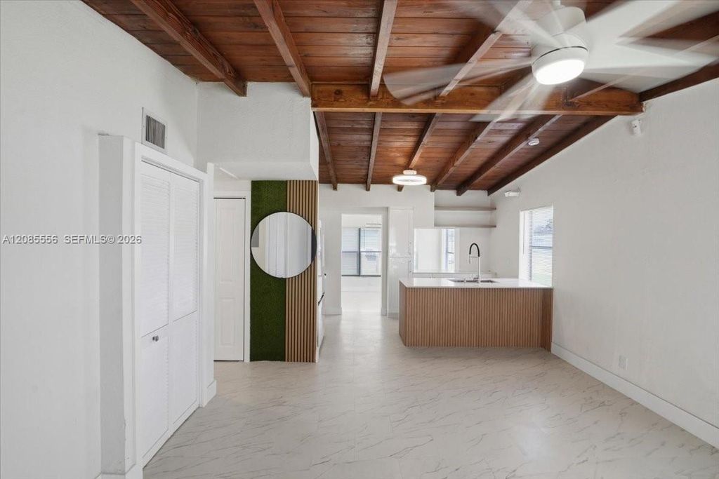 1589 NW 4th Ave, photo 4