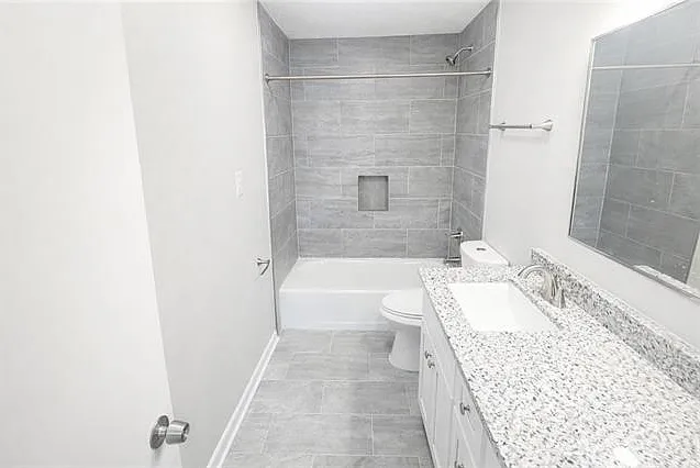 106 E 3rd St #11 — Photo 6