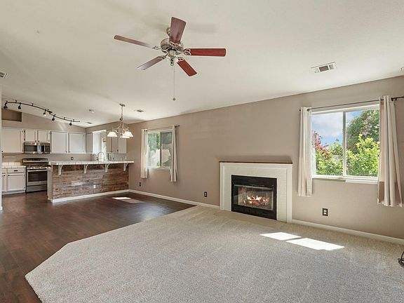 5th image of 2142 Bluejay Way