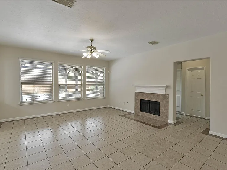 15707 Sandisfield Ln — Photo 8