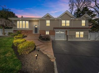 155 Jackson Ave S, Saint James, NY