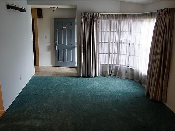 3rd image of 768 W Ludlum Dr