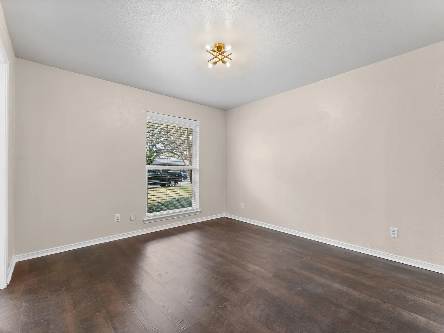 3 bed, 1912 sqft, $2,650 — Photo 3