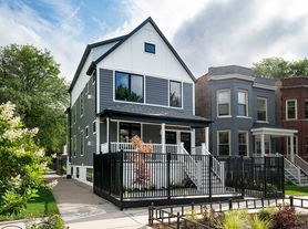 1901 W Berwyn Ave, Chicago, IL
