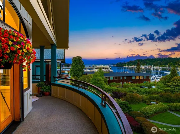 450 Wood Avenue SW #3B, Bainbridge Island, WA 98110