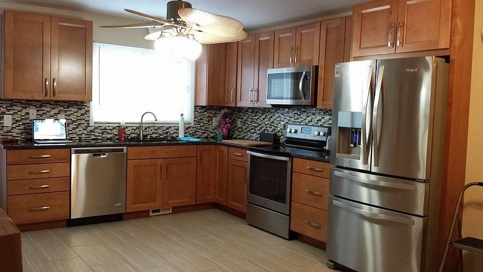 2nd image of 438 Oakgrove Ct #1