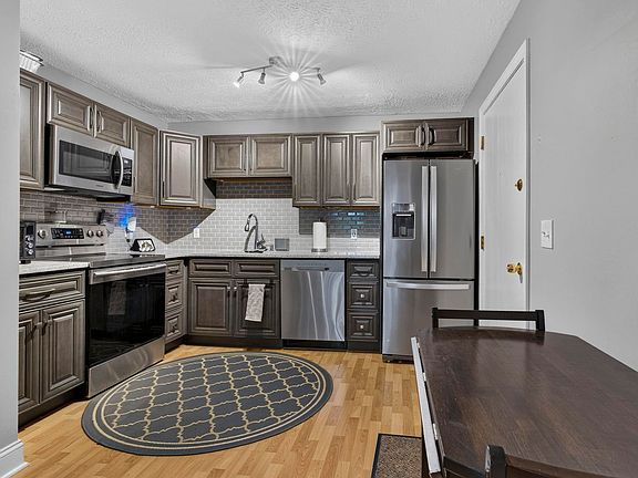 5th image of 60 Old Hackett Hill Road #2H
