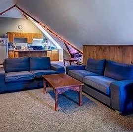 12 bed, 6981 sqft, $11,250 — Photo 2