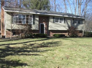 45 Fredericks Rd, Glenville, NY 12302