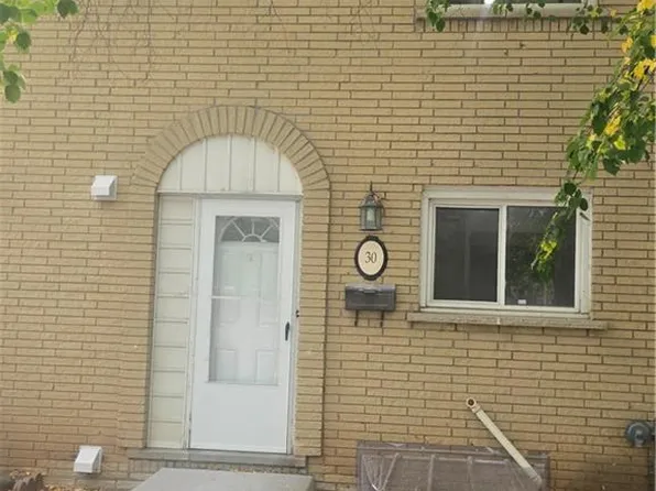 30 Jerome Cres, Hamilton, ON L8E 1K5