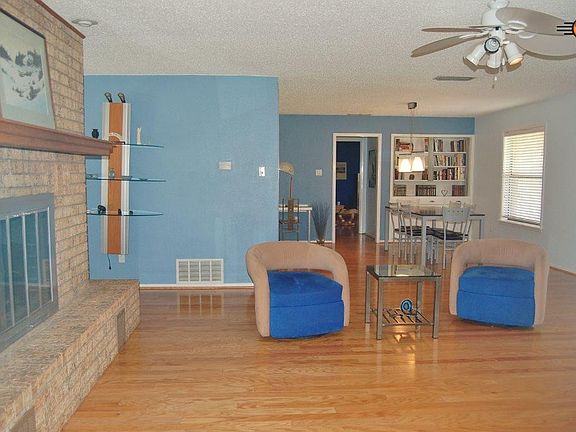 2nd image of 505 E 17th Ln