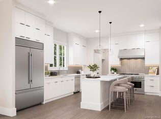 23 Sequoia Cir, Manhasset, NY 11030