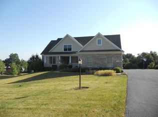 1860 Red Oak Ln, Spring Grove, IL 60081