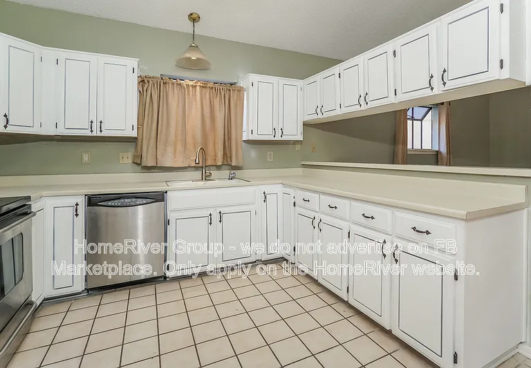 8823 Wellesley Manor Dr — Photo 4