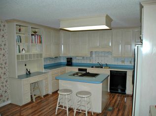 200 Fox Runn Rd, Granite Falls, NC 28630