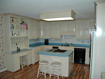200 Fox Runn Rd, Granite Falls, NC, 28630