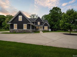 595 Brighton Lake Rd, Brighton, MI 48116