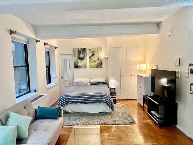 1st image of 150 W 51st St APT 1922