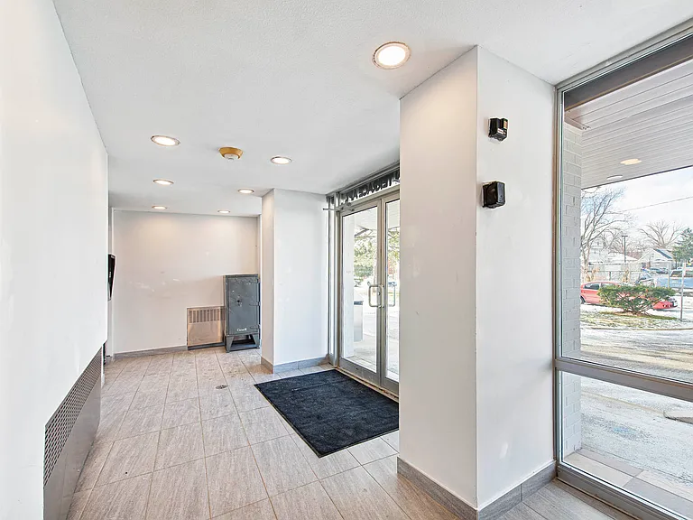24 Ida St — Photo 36