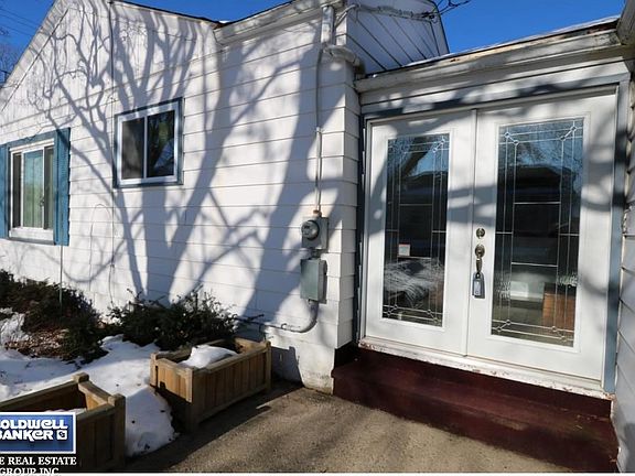 Eye-Catching Mudroom Entry