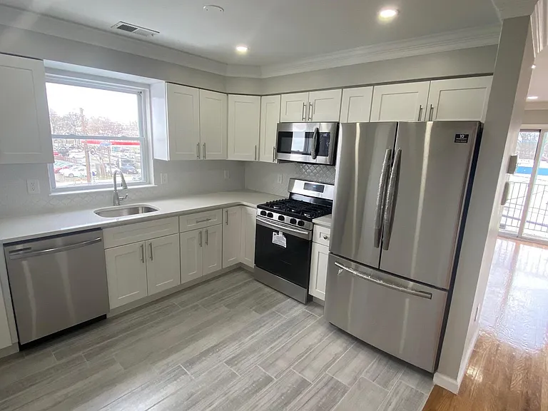 177 Roosevelt Ave #1 — Photo 2