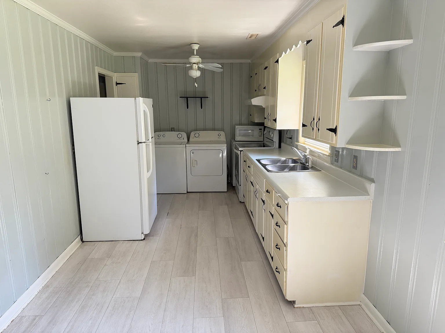 3 bed, 1149 sqft, $2,550 — Photo 4