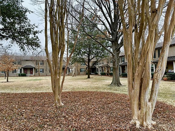 2nd image of 6346 Bordeaux Ave #6346